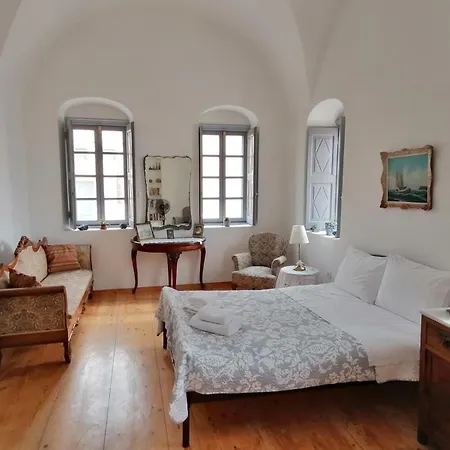 Villa Oia's Heritage Captain Mansion Ía