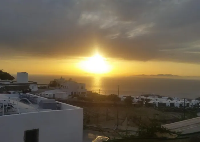 Oia's Heritage Captain Mansion Villa Ía