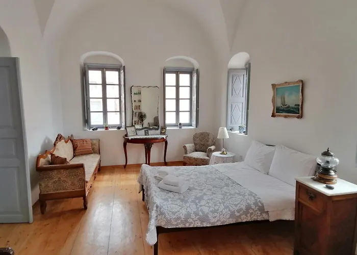 Villa Oia's Heritage Captain Mansion Ía