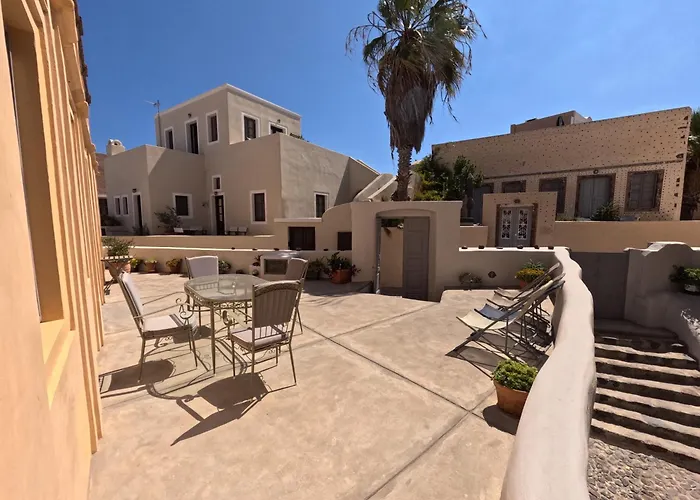 Oia's Heritage Captain Mansion Villa Ía