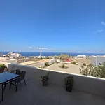 Oia's Heritage Captain Mansion Вилла *