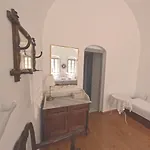 Oia's Heritage Captain Mansion * Ия