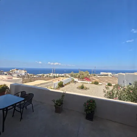 Oia's Heritage Captain Mansion Villa *