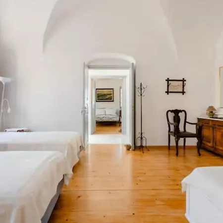 别墅 Oia's Heritage Captain Mansion 伊亚