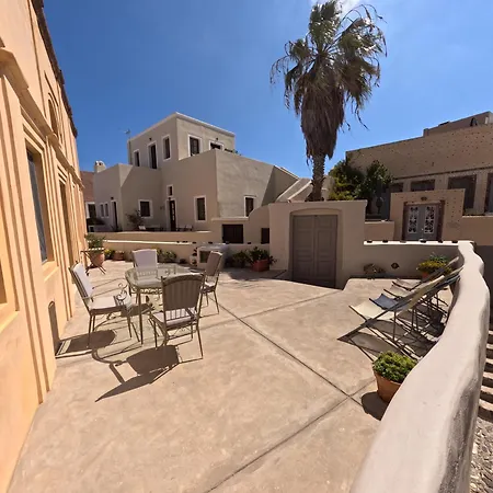Villa Oia's Heritage Captain Mansion *