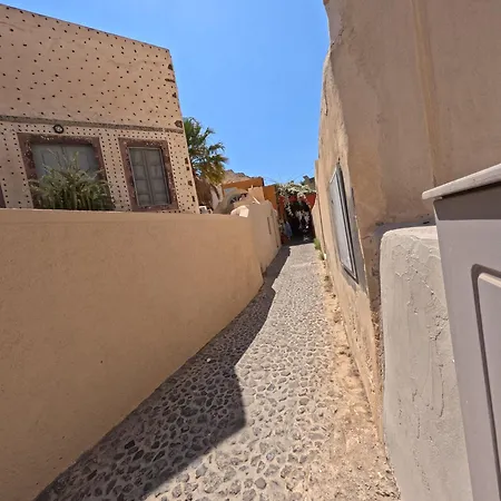 Villa Oia's Heritage Captain Mansion Oia