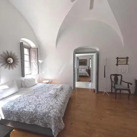 Oia's Heritage Captain Mansion