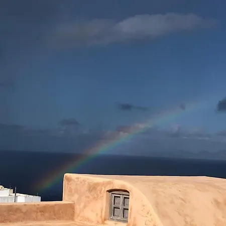 Oia's Heritage Captain Mansion Villa