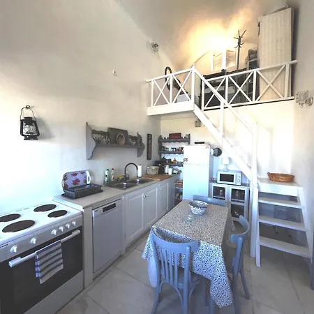 Oia's Heritage Captain Mansion