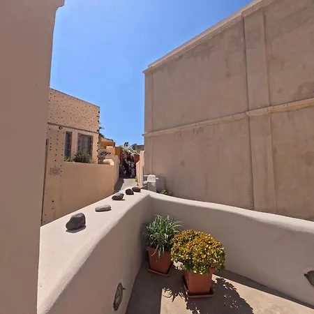 Villa Oia's Heritage Captain Mansion *
