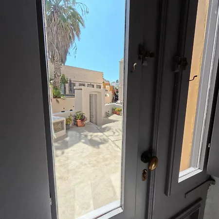 Oia's Heritage Captain Mansion