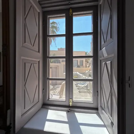 Villa Oia's Heritage Captain Mansion