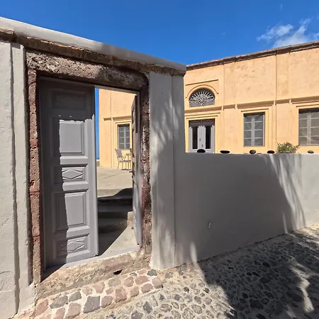 Oia's Heritage Captain Mansion Oia