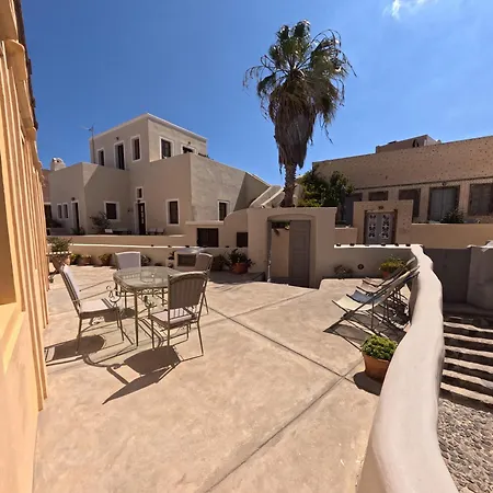 Oia's Heritage Captain Mansion Villa Oia