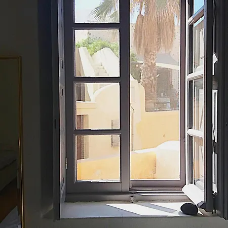 Villa Oia's Heritage Captain Mansion Oia