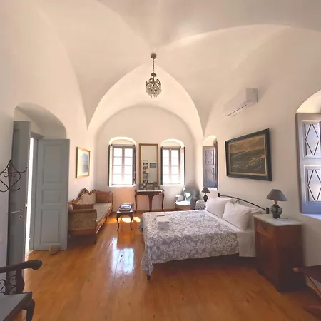 Oia's Heritage Captain Mansion