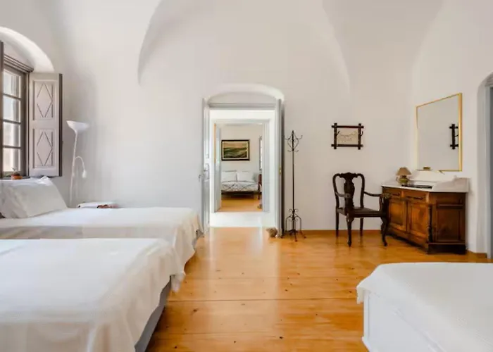 别墅 Oia's Heritage Captain Mansion 伊亚