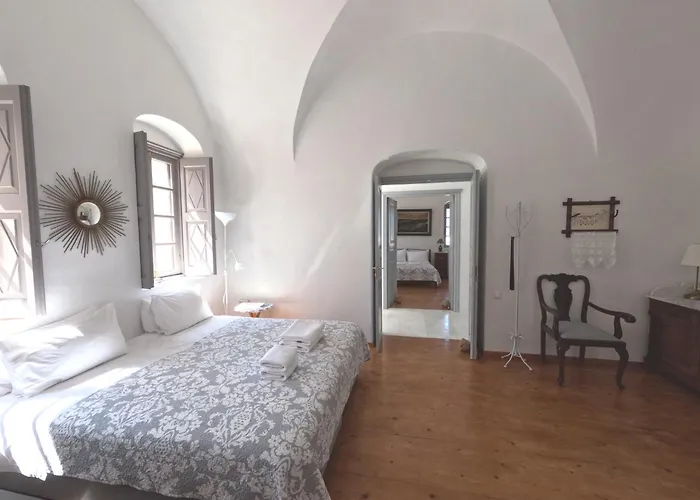 Oia's Heritage Captain Mansion