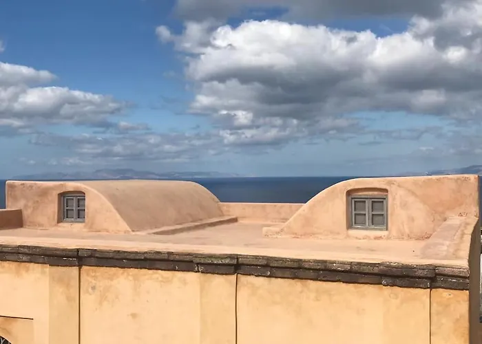 Oia's Heritage Captain Mansion *