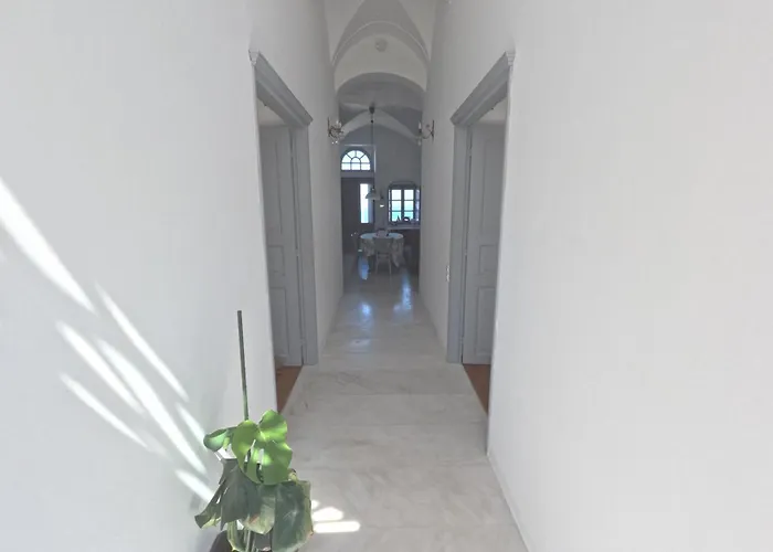 Oia's Heritage Captain Mansion 别墅 伊亚