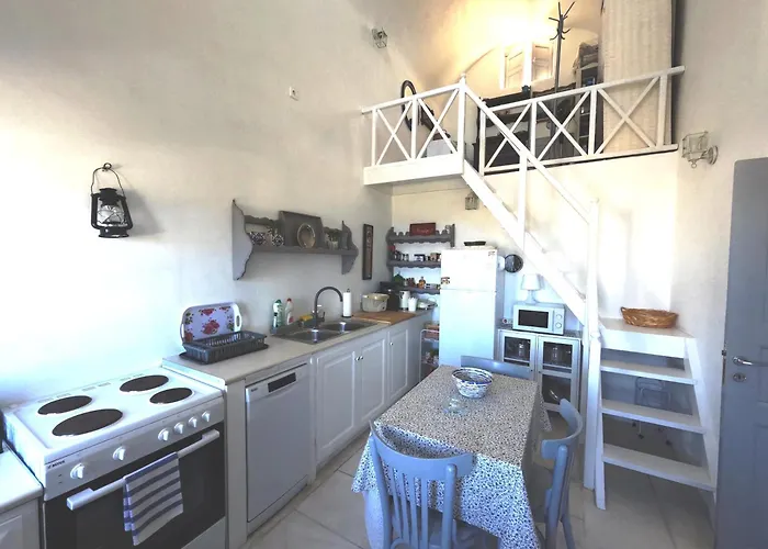 Oia's Heritage Captain Mansion