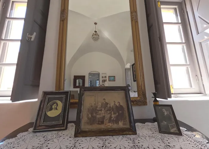 别墅 Oia's Heritage Captain Mansion 伊亚