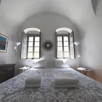 Oia's Heritage Captain Mansion *