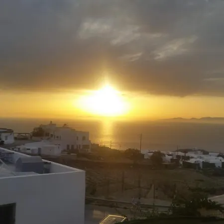 Oia's Heritage Captain Mansion Villa Ía