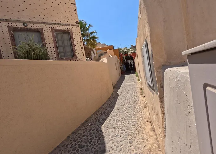 Villa Oia's Heritage Captain Mansion Oia