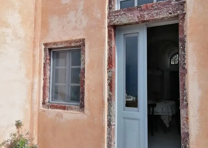 Villa Oia's Heritage Captain Mansion *