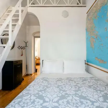 Oia's Heritage Captain Mansion אויה